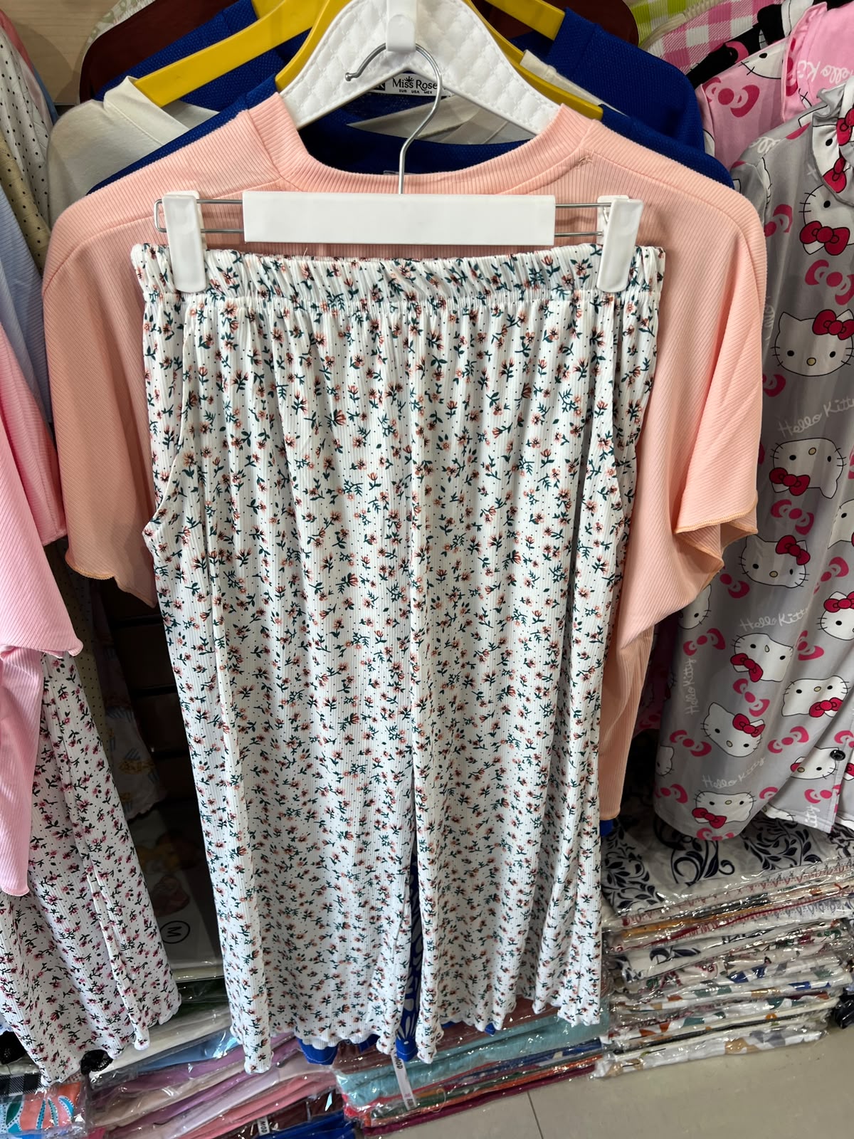 بيجامة صيفية قطنية قطعتين بنقشة الوردة  🌸✨